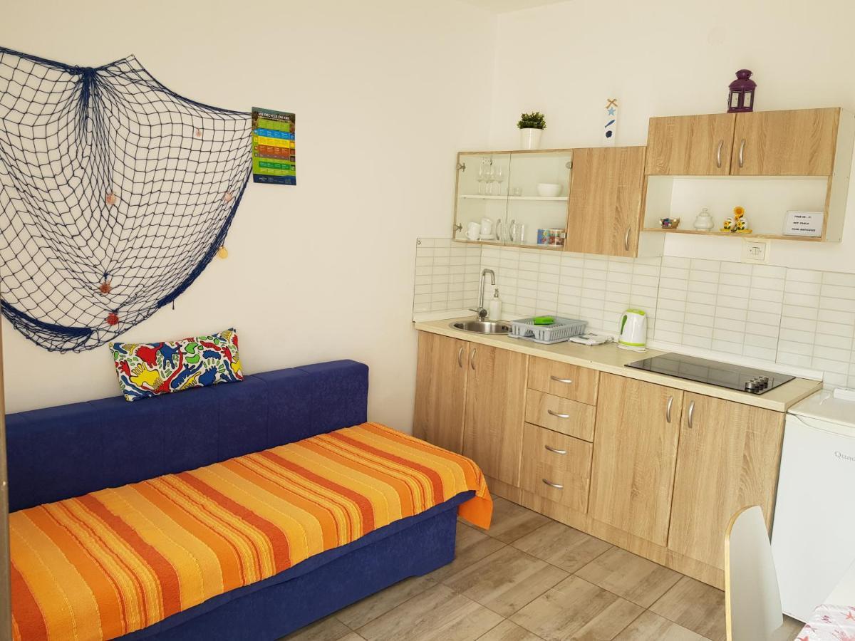 Apartments Dora And Tonka Krk بورات المظهر الخارجي الصورة