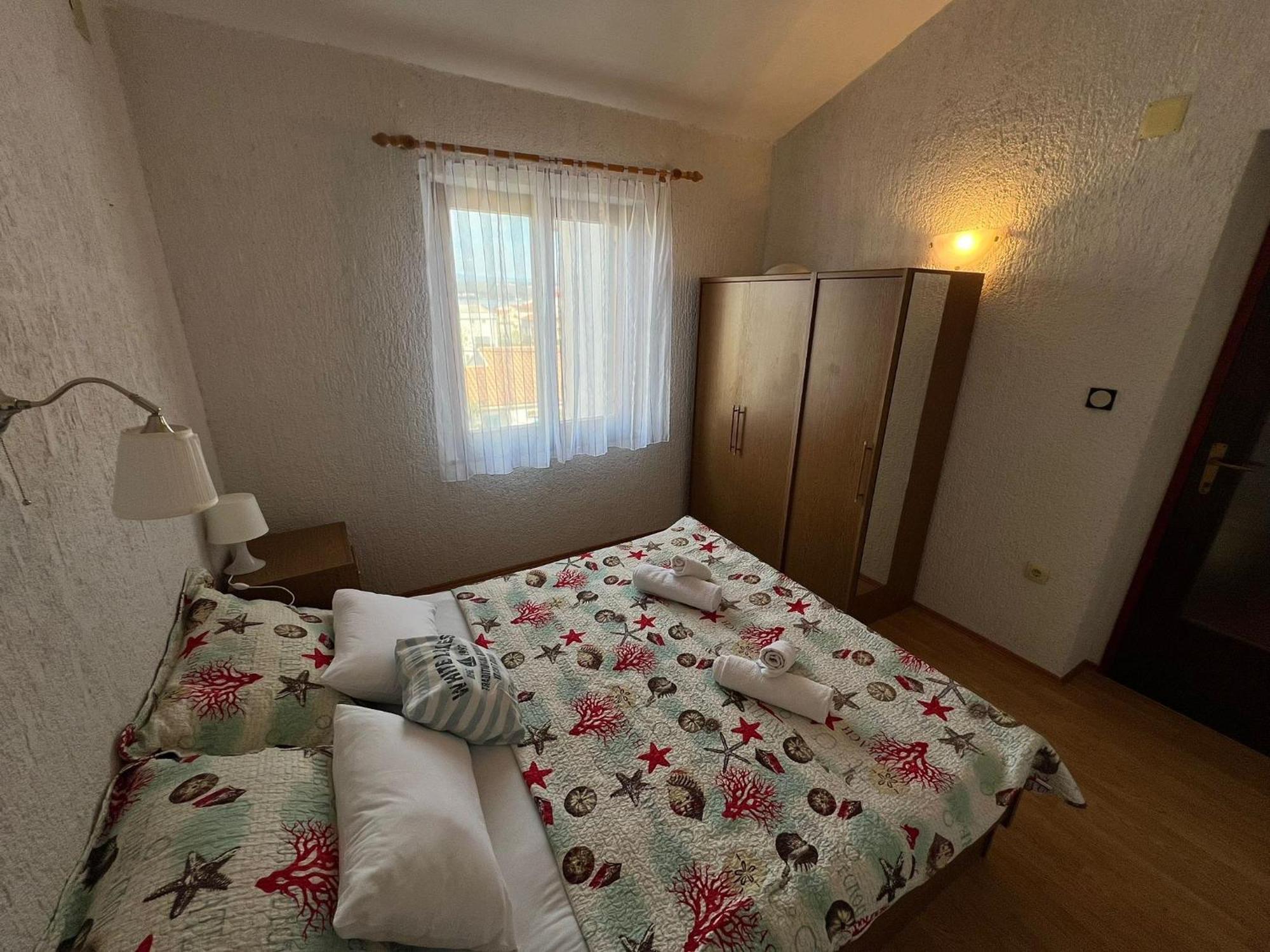 Apartments Dora And Tonka Krk بورات المظهر الخارجي الصورة