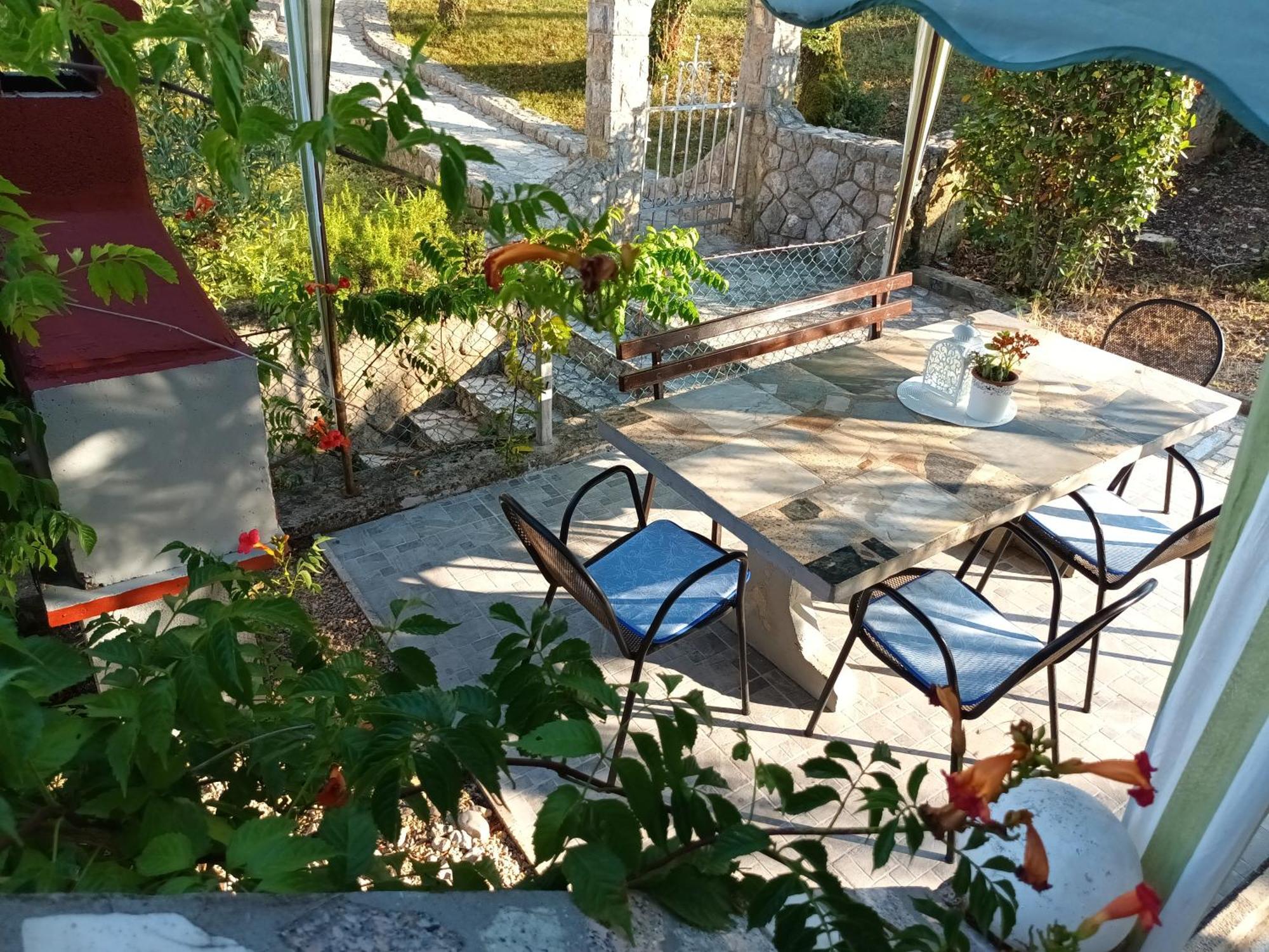 Apartments Dora And Tonka Krk بورات المظهر الخارجي الصورة