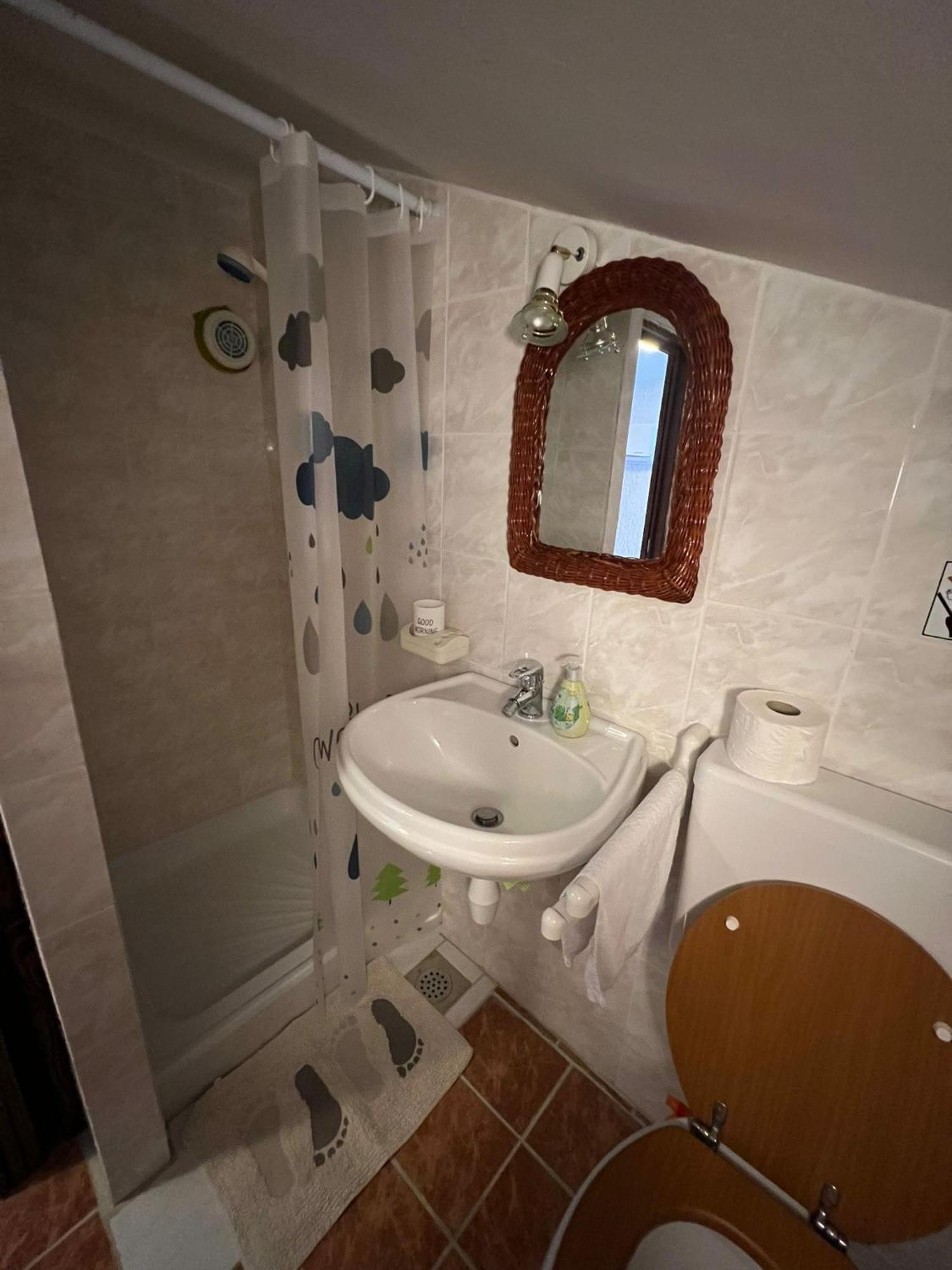 Apartments Dora And Tonka Krk بورات المظهر الخارجي الصورة